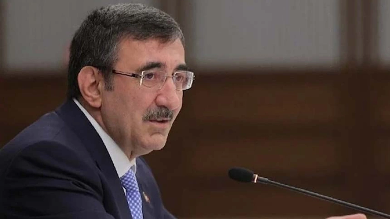 Cumhurbaşkanı Yardımcısı Yılmaz, Erdoğan’a yüzde 39 zammı savundu: Zam yapmazsak, genel müdür maaşlarının altına düşecek
