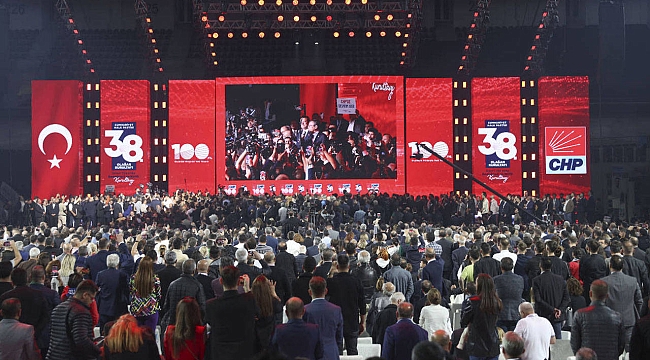 Kılıçdaroğlu 'mağdur', İmamoğlu 'sanık': CHP'nin kurultay davası ertelendi