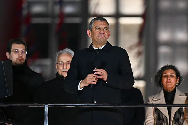 Özgür Özel’in 20 milyon dolarlık rüşvet korkusu! Dosya derinleşirse o rezaletin altında CHP yönetimi de kalır…