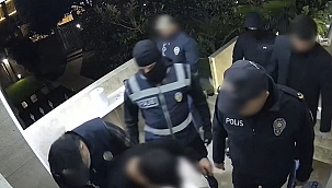 Villaya sahte polis baskını kamerada! 4 milyon dolarlık kripto parayı çaldılar!